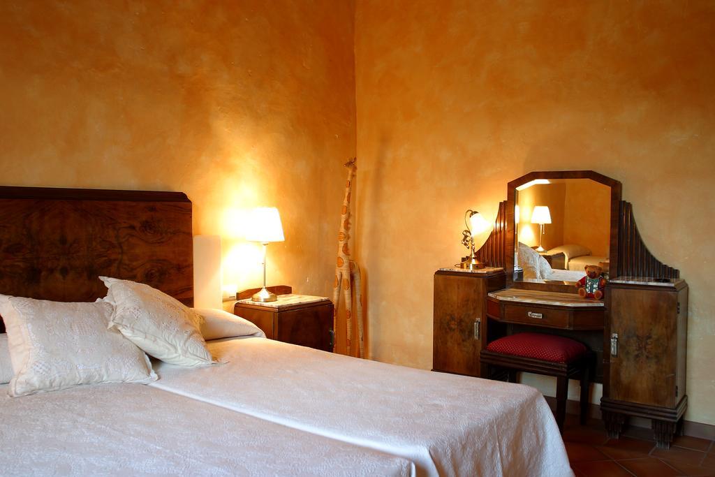 Mas Castell De Gimenelles Hotel Sant Jaume dels Domenys Bagian luar foto